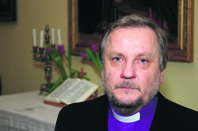 Ingeri kiriku piiskop Aarre Kuukauppi ütleb, et Venemaal teevad nii riik kui ka õigeusu kirik erinevatele uutele sektidele ja konfessioonidele vastupropagandat.