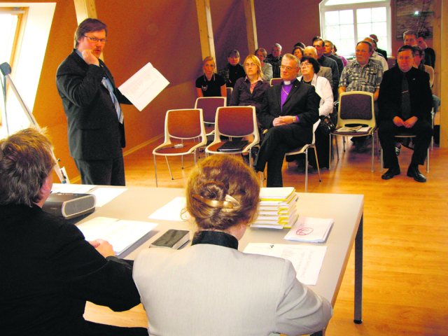Praostkonna sekretär Jaanus Torrim esitas täpse ja põhjaliku majandusaasta aruande. Praostkonna sekretär Jaanus Torrim esitas täpse ja põhjaliku majandusaasta aruande.