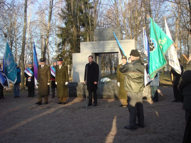 Võitlust Eesti vabaduse eest meenutati 14. jaanuaril Tartus Tähtvere pargis. Kõneleb linnapea Urmas Kruuse. Foto: Rita Puidet