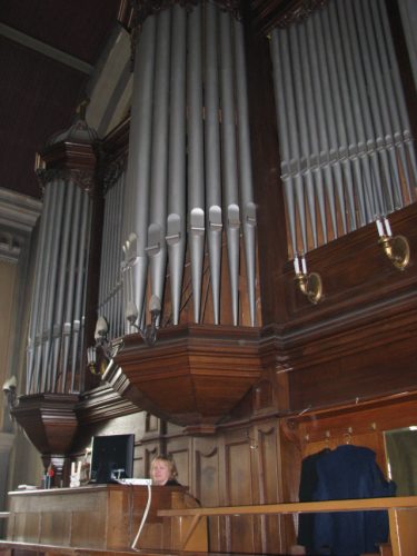 Koguduse muusikajuhi Piret Aidulo sõnul on Kaarli orel nii võimas, et isegi remondipuhkuse eel saab temal nõudlikke teoseid mängida. Foto: Tiiu Pikkur Koguduse muusikajuhi Piret Aidulo sõnul on Kaarli orel nii võimas, et isegi remondipuhkuse eel saab temal nõudlikke teoseid mängida. Foto: Tiiu Pikkur