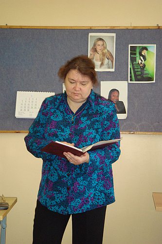 Margit Nirgi käib kord nädalas Haljala gümnaasiumis usundiõpetuse tundi andmas.