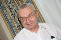 Ivar Bomani motod: «Usk iseenesest, ilma tegudeta, on surnud.» Ning: «Armastame mitte ainult sõnadega, vaid tegudega.»