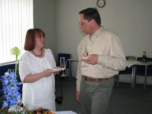 Kaplanite täiendusõpet vedanud Kerstin Kask, UI täiendusõppe osakonna juhataja, ja Heino Nurk olid arendusprojekti pidulikul lõpetamisel tehtud tööga rahul. Foto: Tiiu Pikkur