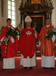 11. juulil ordineeris peapiiskop Andres Põder Tallinna Piiskoplikus Toomkirikus preestriks Mikk Leedjärve (vasakul, 28), kes on valitud Viimsi koguduse õpetajaks, ja Valdo Lusti (34).