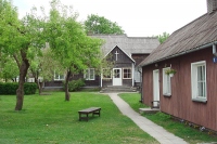 Orissaare kogudusemaja täidab mitut funktsiooni. Õpetaja Urmo Saksa arvates on teadmine, et Orissaarde peab kirik tulema, kogu aeg olemas. Aga millal see tuleb ja kuidas, ei oska ta öelda. Mingil hetkel saab see lihtsalt teoks. Orissaare kogudusemaja täidab mitut funktsiooni. Õpetaja Urmo Saksa arvates on teadmine, et Orissaarde peab kirik tulema, kogu aeg olemas. Aga millal see tuleb ja kuidas, ei oska ta öelda. Mingil hetkel saab see lihtsalt teoks.