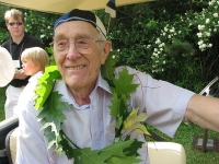 Sel suvel korraldasid Kanada eestlased oma suvituskohas Seedriorus vägeva laulupeo, kus see pilt maestro Roman Toist võetud ongi. Foto: Tiiu Pikkur Sel suvel korraldasid Kanada eestlased oma suvituskohas Seedriorus vägeva laulupeo, kus see pilt maestro Roman Toist võetud ongi. Foto: Tiiu Pikkur