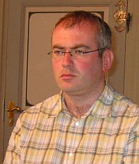 Sten Luik on 12 aastat olnud Tallinna Püha Vaimu koguduse juhatuse esimees. Kui töökoormus Talu laagrikeskuses suureneb, peab ta vajalikuks loobuda juhatuse esimehe ametist.