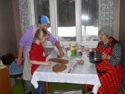 Rõõmu lihtsatest asjadest. Piparkookide tegemine Simunas. Foto: Ann-Mari Skogberg