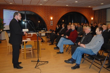 Vaimulike konverentsi juhatus ja selle esimees Marko Tiitus on teinud head tööd, et vaimulikud ennast kolme konverentsipäeva jooksul hästi tunneksid. Foto: Anna-Liisa Vaher