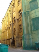 Ehituslooriga kaetud räämas Peterburi Jaani kirik 2008. a kevadel. Foto: Kadri Uustare