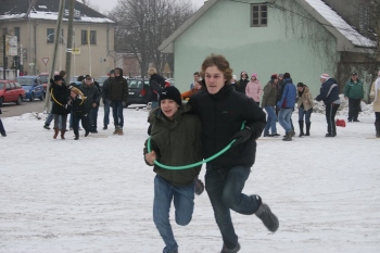 Talvepäevade taliolümpia kultuurimaja pargis. Foto: Kaire Kivisukk