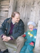 «Terve elu juurde, mida inimesena koos Kristusega elame, kuulub ka pereelu ja selle väärtused,» teab Tanel Ots. Fotol koos tütre Hannamariga. Foto: Juhan Põld