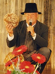 Wille Riekkinen 2001. a Kuhmos Soome kirikupäevadel. Foto: Sirje Semm Wille Riekkinen 2001. a Kuhmos Soome kirikupäevadel. Foto: Sirje Semm