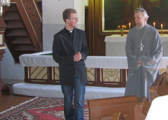 Diakon Rando Lillepa (vasakul) ja ülempreester Ardalion. Erakogu
