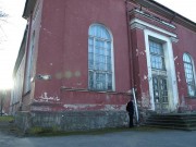 Seni spordihoonena kasutusel olnud pühakoda on asunud teele, mis lubab kirikul kirikuna toimida. Foto: EK arhiiv