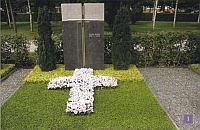 Rist on kalmistul üks levinumaid sümboleid. Foto Reet Palusalu raamatust «Kalmu kujundamine» 