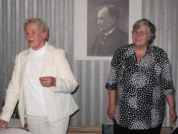 Laiuse koguduse juures tegutsevad aktiivsed naised – südamega eilses, tegudega tänases ja mõtetega homses – raamatukogu juhataja Asta Leiten (vasakul) ja koguduse juhatuse esimees Epp Järv. Merje Talvik