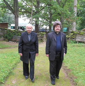 Lea Heinaste ja Jaanus Klaas võivad mõlemad Anna kirikut ja kogudust omaseks tunnistada. Foto: Sirje Semm