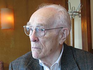 Roman Toi (93) tuli ka sel suvel Eestisse. Tema teos «Elava Jumala juures» kanti ette Viljandi Pauluse ja Suure-Jaani kirikus.Foto: Tiiu Pikkur