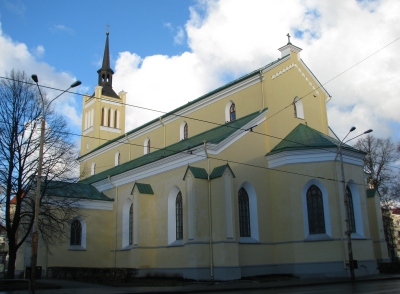 Tallinna Jaani kiriku fassaadi kallal tehti väga põhjalikku tööd.  Tiiu Pikkur