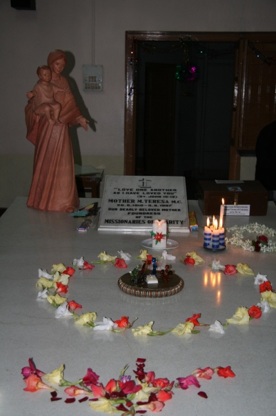 Ema Teresa haud Indias. Arho Tuhkru