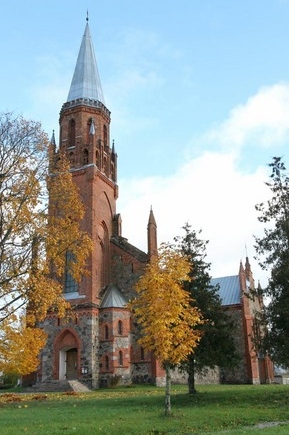 Ulatavad käe: Viljandi Jaani (vasakul) ja Pauluse kirik. Arhiiv