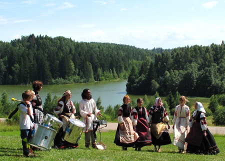 Seto noored leelotajad koos külalistega Mehhikost Seto noored leelotajad koos külalistega Mehhikost