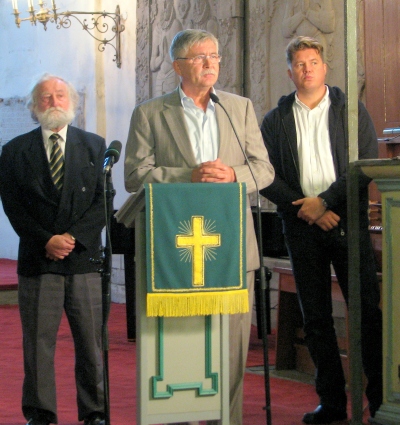 Toomkonverentsil kõlasid ausad ja vahetud mõtted ning arutelud. Fotol: Ülo Vooglaid (vasakult), Raido Rüütel ja Hannes Võrno. Tiiu Pikkur Toomkonverentsil kõlasid ausad ja vahetud mõtted ning arutelud. Fotol: Ülo Vooglaid (vasakult), Raido Rüütel ja Hannes Võrno. Tiiu Pikkur