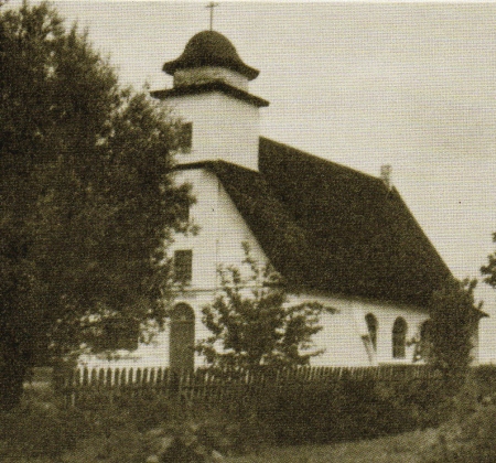 Võnnu lähedale ehitati 1931–1933 vanast magasiaidast kirik. 27. septembril 1931 käis Konstantin Päts veel poolelioleva Rasina Martini kiriku õnnistamisel. Aivo Aia kogu