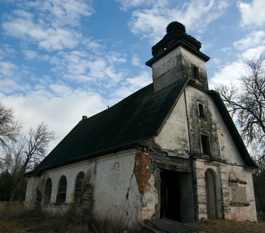 Mida on teinud pühakojaga 80 aastat ja nõukogude võim, mille ajal oli seal laut ja kuivati. Villu Männik