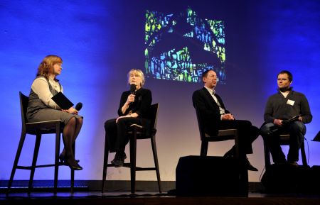 Nendel, kes teisi juhivad, on enesetäiendamise osas suurem vastutus. Paneeldiskussiooni juhib dr Einike Pilli (vasakul). Arhiiv Nendel, kes teisi juhivad, on enesetäiendamise osas suurem vastutus. Paneeldiskussiooni juhib dr Einike Pilli (vasakul). Arhiiv