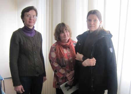 Õpetaja Lea Kärson (vasakult), Ülla ja Liina Hunt tulid koolitusele Rõngust. Rita Puidet