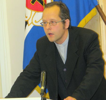 Ove Sander avaldas tänu kõigile, kes instituudi ümberkorraldustele on kaasa aidanud. Tiiu Pikkur Ove Sander avaldas tänu kõigile, kes instituudi ümberkorraldustele on kaasa aidanud. Tiiu Pikkur