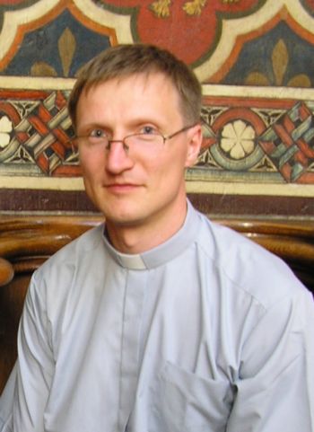 Peeter Paenurm leiab, et Eesti Kirik võiks olla EELK liikmeleht, mis pakub lugejale nii üldkirik­likku kui kodukoguduse tegemisi puudutavat informatsiooni. Arhiiv
