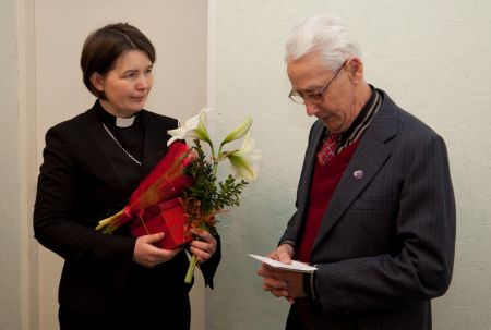 Elve Benderi laulatus Tarvastu kogudusega oli hea algus koostööle. Õnnistust tööle soovib emeriitvaimulik Helmut Mõtsnik. Jaan Männik